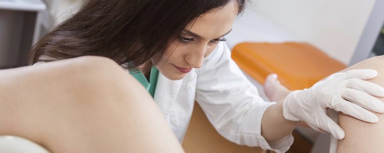 Durante la prueba el médico sacará una muestra del tejido vaginal