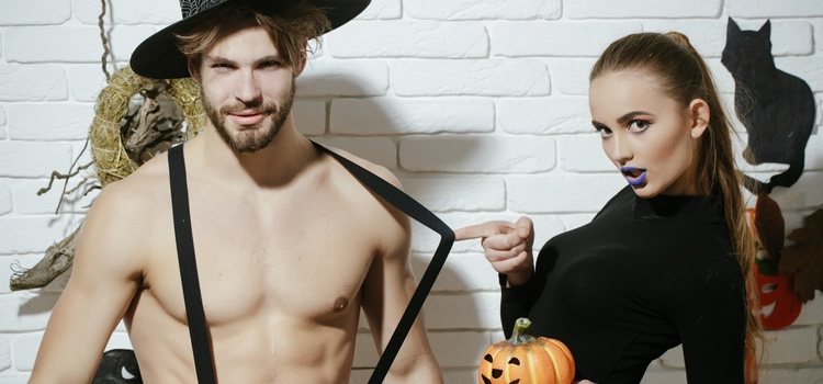 Un disfraz sexy es la clave para disfrutar con tu pareja en Halloween