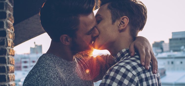 Mucha gente piensa que los homosexuales son más promiscuos 