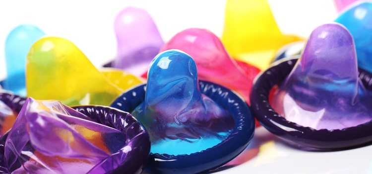 Los preservativos retardantes ayudan a que la eyaculación masculina sea más tardía