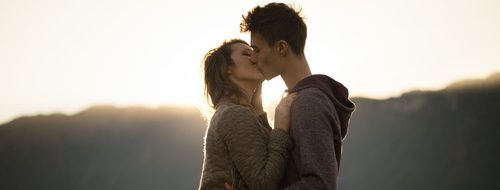 Tipos de besos para conquistar a tu pareja