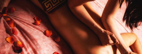 Masajes eróticos: claves para hacer vibrar a tu pareja
